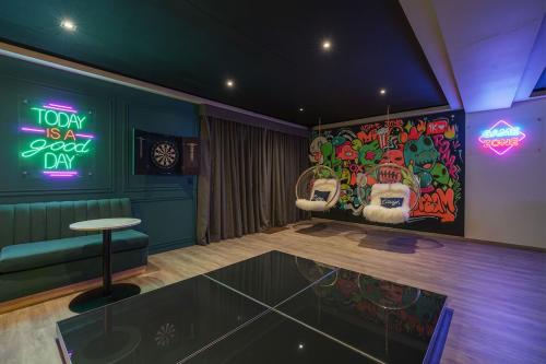 Game Room 6 1200X800