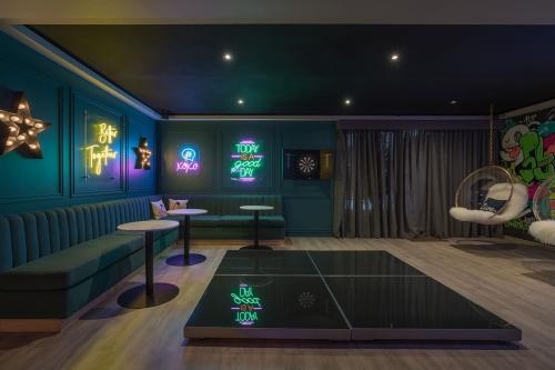 Game Room 7 1200X800